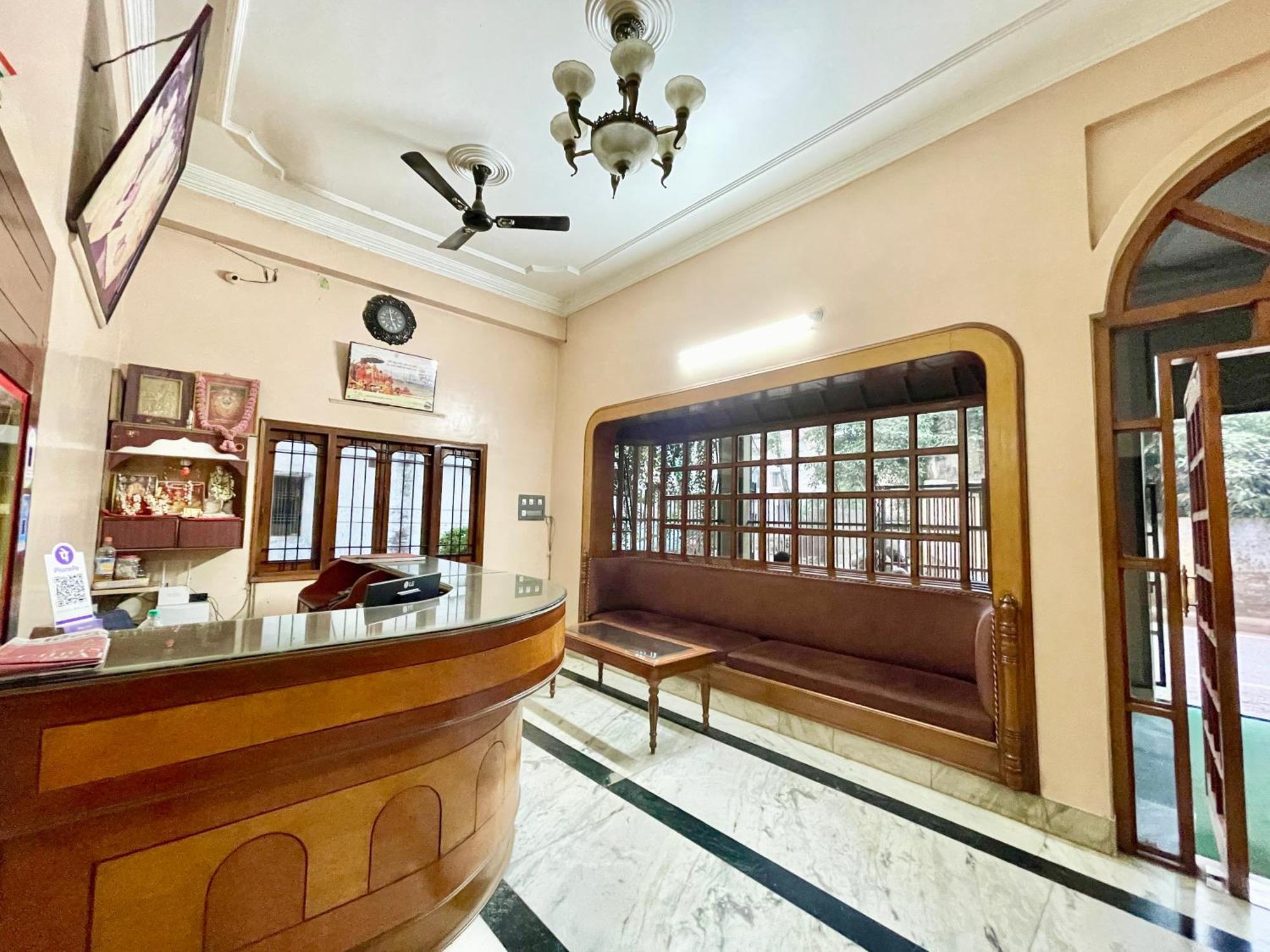 Hotel Shivam ! Varanasi होटल शिवम హోటల్ శివం ஹோட்டல் சிவம் Foreigner'S Choice ! Fully Air-Conditioned Hotel With Lift & Parking Availability, Near Kashi Vishwanath Temple, And Ganga Ghat, Best Hotel In Varanasi 2 Exterior photo